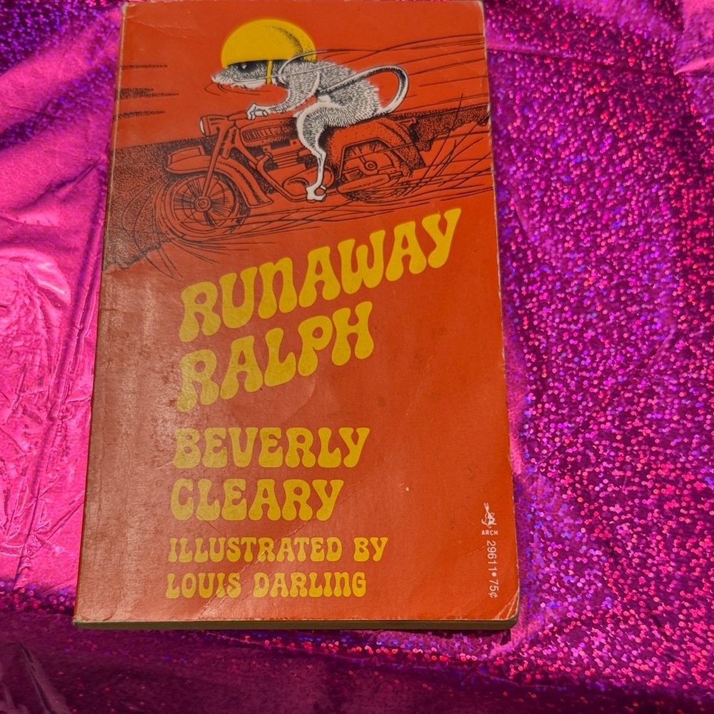 Runaway Ralph by Beverly Cleary - Red Paperback (Illustrated) 1984